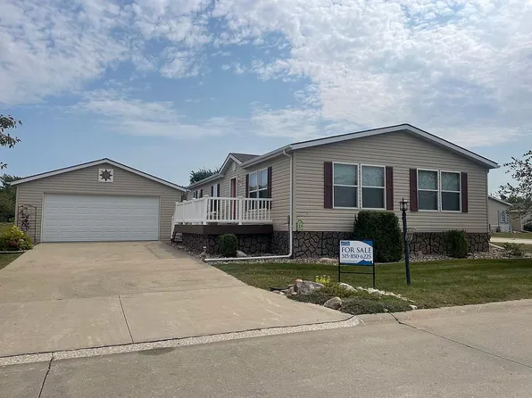 9602 Bishop Dr Unit 54, West Des Moines, IA 50266