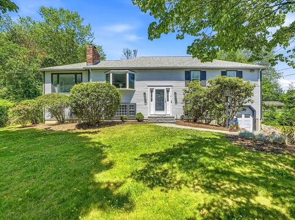 17 Eric Ln, North Attleboro, MA 02760