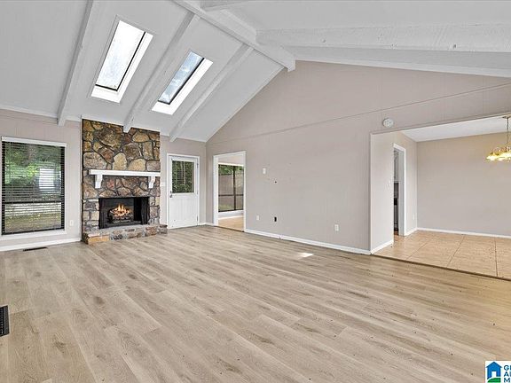 5th image of 8825 Valley Hill Dr