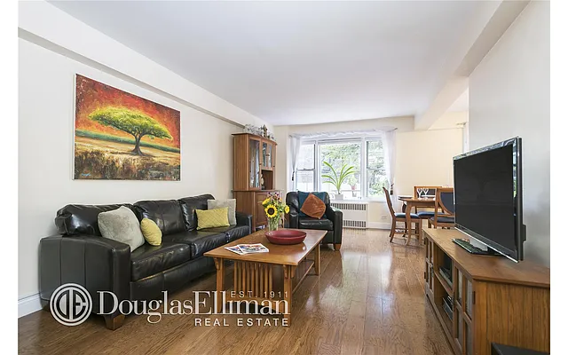 Sold by Douglas Elliman | media 22