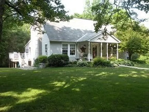 17371 Hogan Hill Rd, Moores Hill, IN 47032