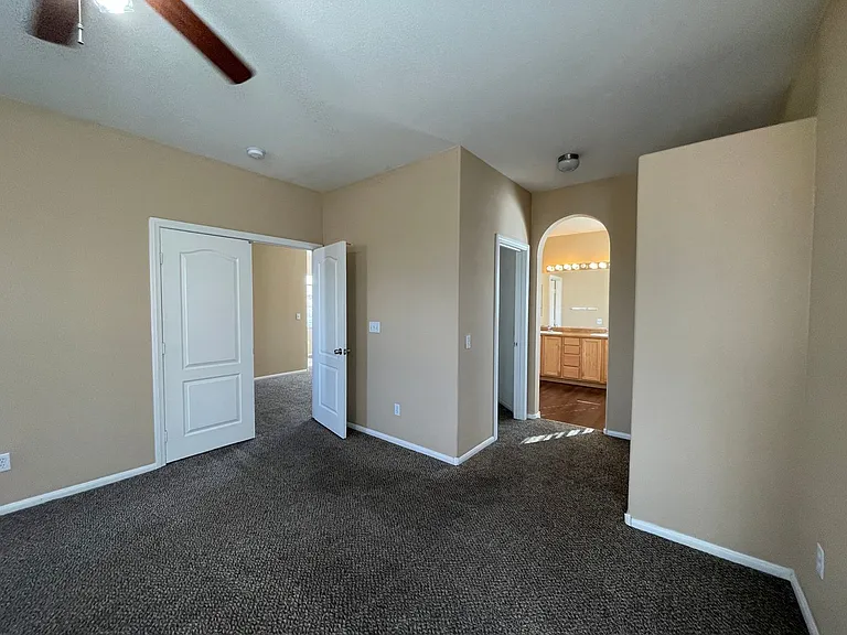 733 Emerald Idol Pl — Photo 16