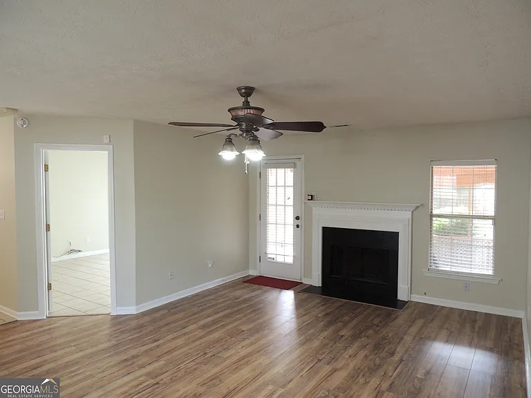10 Brandon Dr — Photo 4