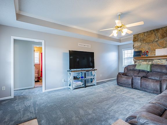 3rd image of 4205 Shadowwood Dr