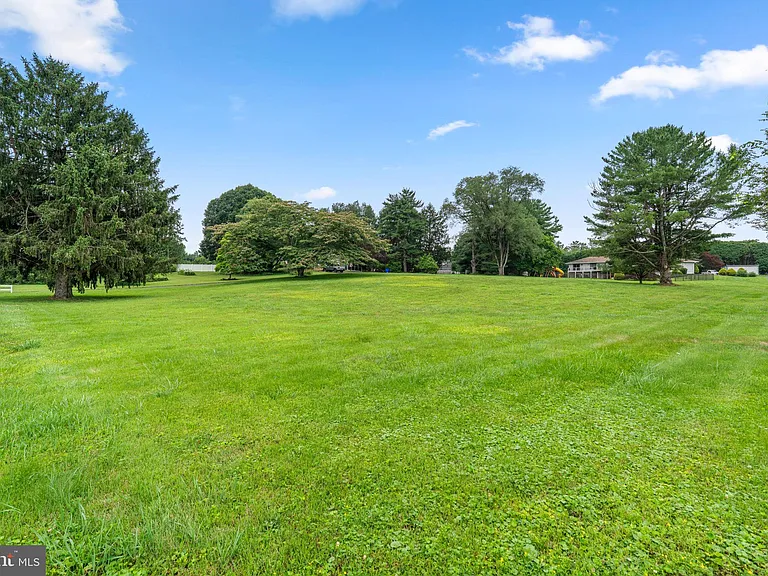 1920 Woodstock Rd — Photo 43
