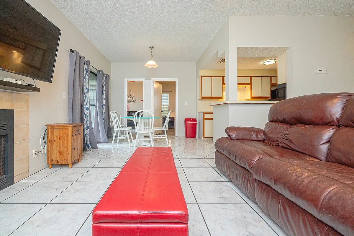 Building Photo - 210 Oak Bay St #403