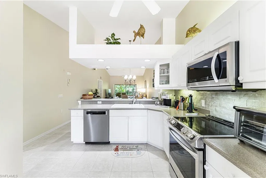 2 bed, 2.0 bath, 1351 sqft, $5,000 — Photo 2