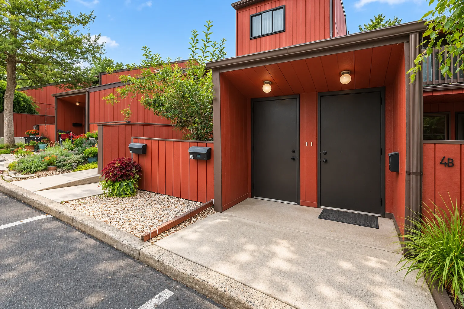 3 Darien — Photo 2