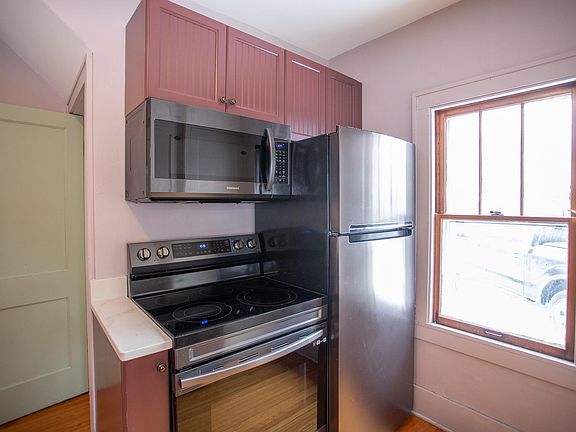 5th image of 625 7th St W