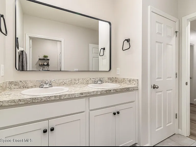 7389 Tourmaline Dr — Photo 17