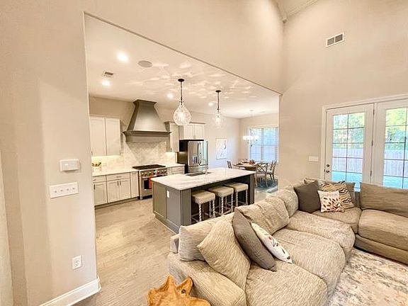 3rd image of 12018 Hayes Crest Cir N