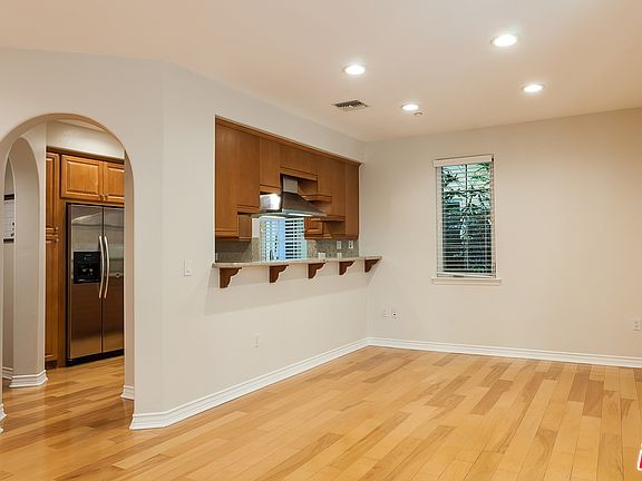 4th image of 7101 Playa Vista Dr APT 103