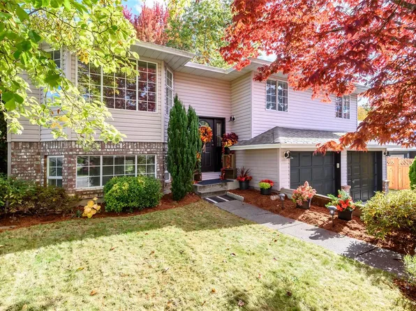 2043 Valley View Dr, Courtenay, BC V9N 8M4