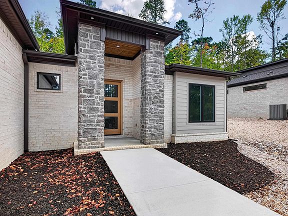 4th image of 40 Estrella Way