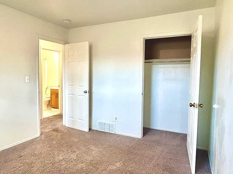 1638 Parkwood Ave — Photo 12