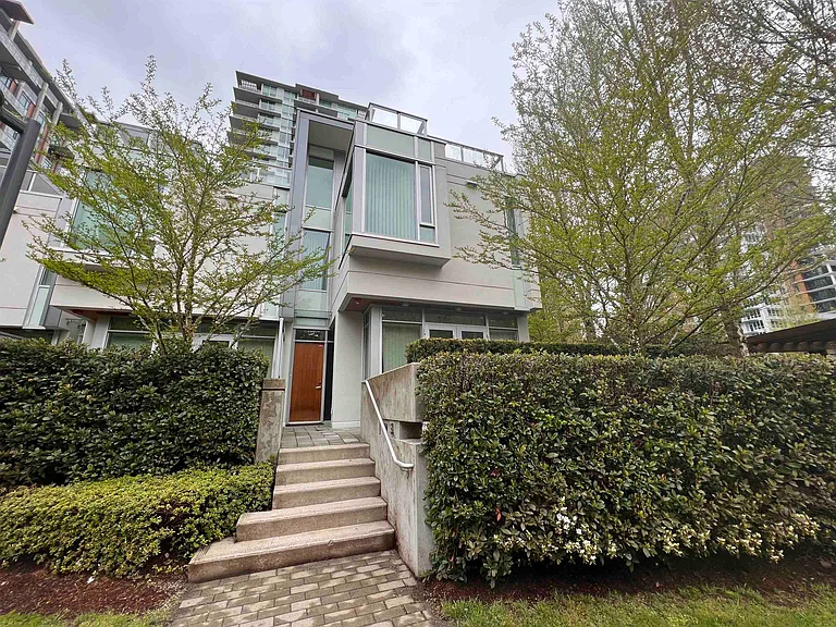 5728 Berton Ave #Townhouse 3 — Photo 1