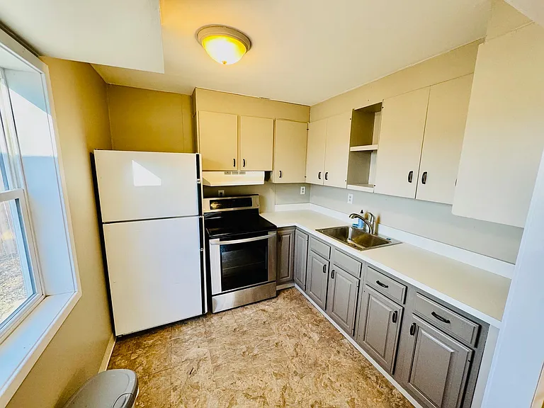 716 Blaine Ave #2 — Photo 5