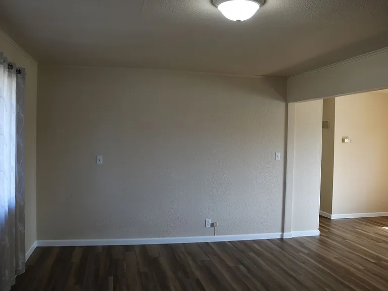 3588 Pine St — Photo 8