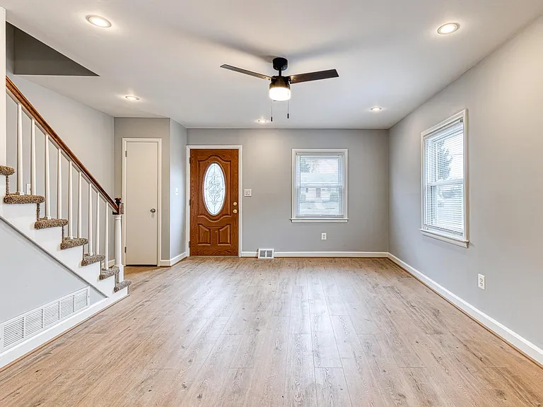 16 S Kelly Ave — Photo 12