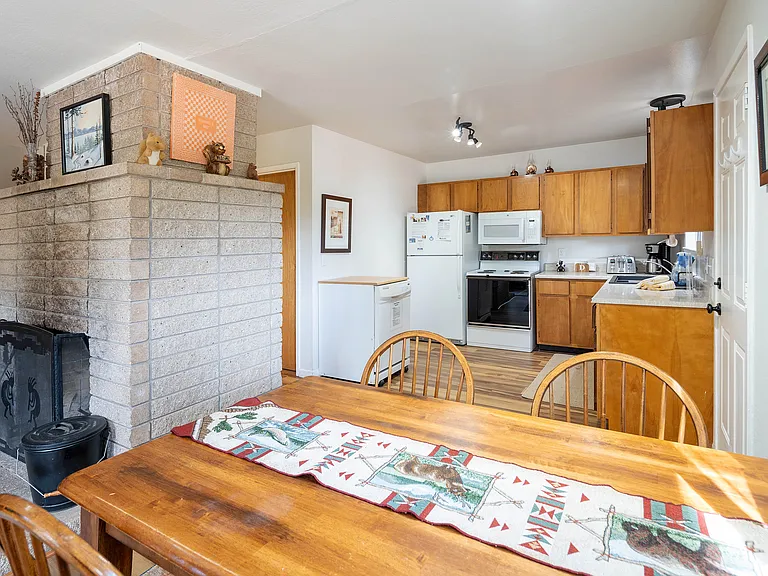 700 Carnelian Cir — Photo 7