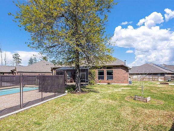 3rd image of 6743 Honeycrest Ln