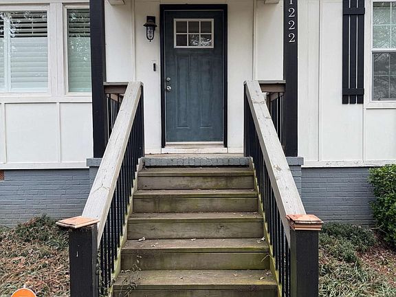 3rd image of 1222 SW Elizabeth St SW