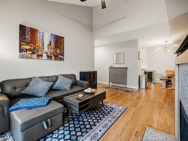 1860 White Oak Dr #242 — Photo 5