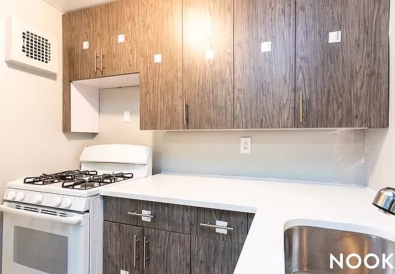 4th image of 107 Weirfield St #1F