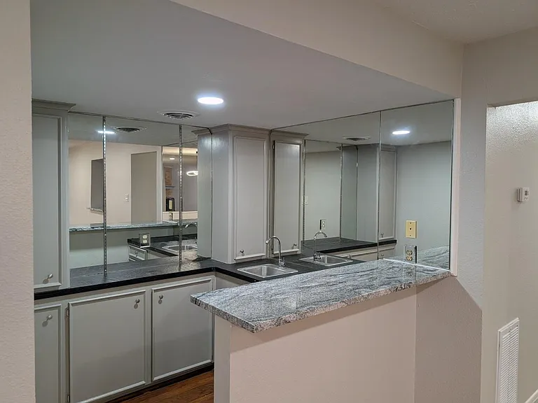 3258 Continental Dr — Photo 11