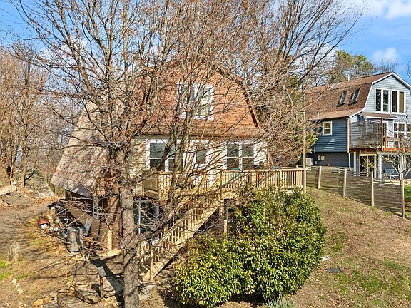 2nd image of 2604 Lookout Rd