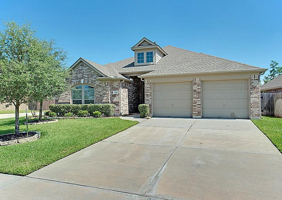 1st image of 2843 Woodland Glen Ln