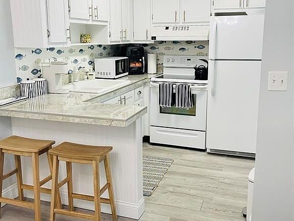 3rd image of 2929 SE Ocean Blvd APT J8
