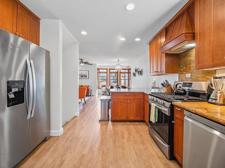 750 Yarmouth Ct — Photo 12