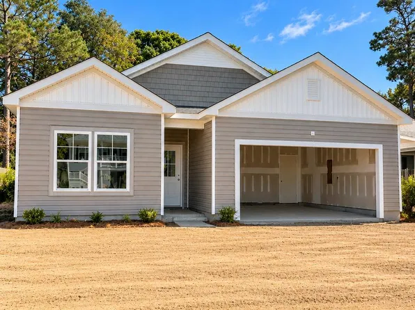 122 NE 37th Street, Oak Island, NC 28465