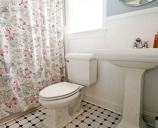 Full Bathroom