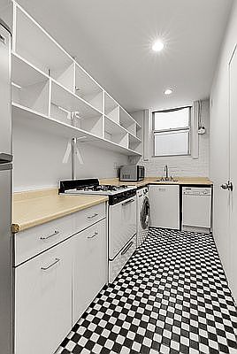 5th image of 19 Vestry St APT 4