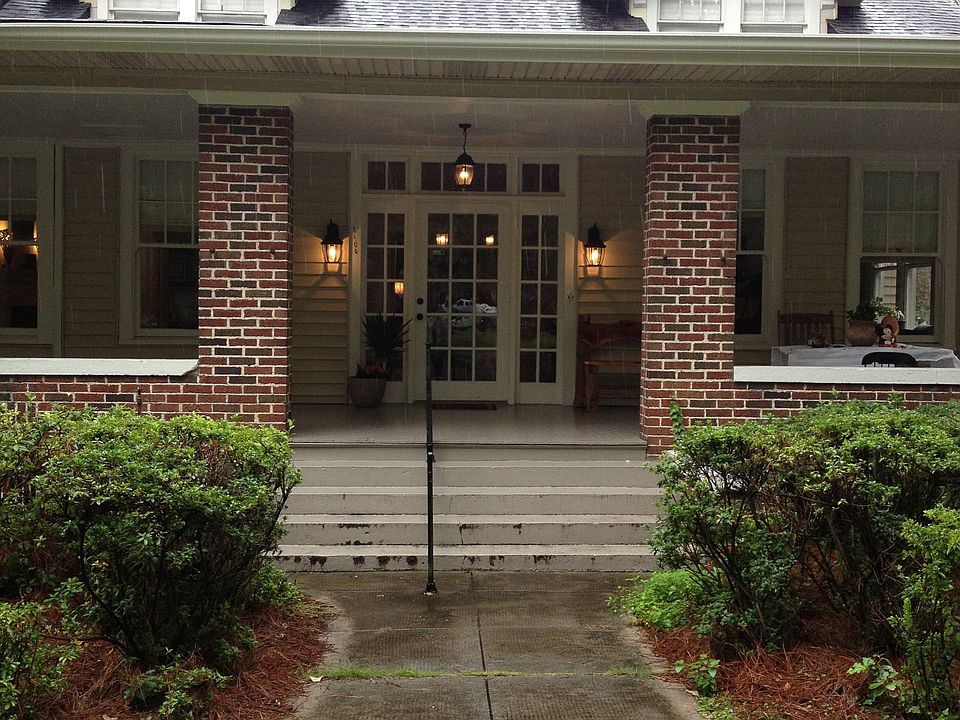 1st image of 1406 N Elm St