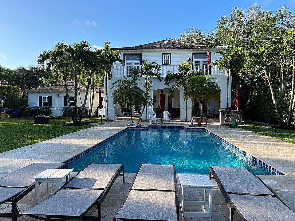 2nd image of 2701 Hampton Cir N