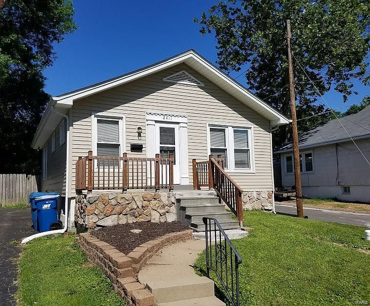 1st image of 2411 Wallis Ave
