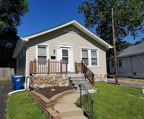 2411 Wallis Ave Photo 1