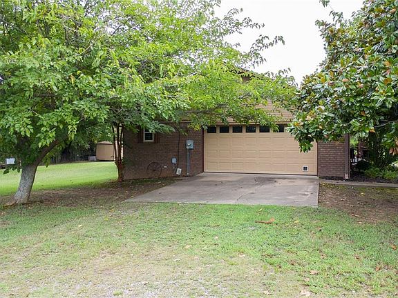3rd image of 737 Sweetgum Ln