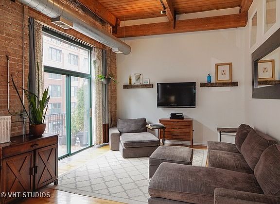 2nd image of 420 W Ontario St APT 402
