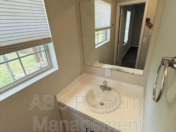 306 E Thurman St APT 1, Prairie Grove, AR 72753