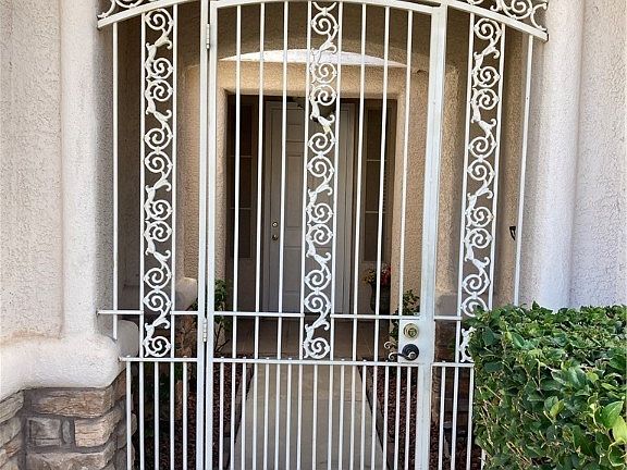 4th image of 8726 Coldwater Canyon Ct