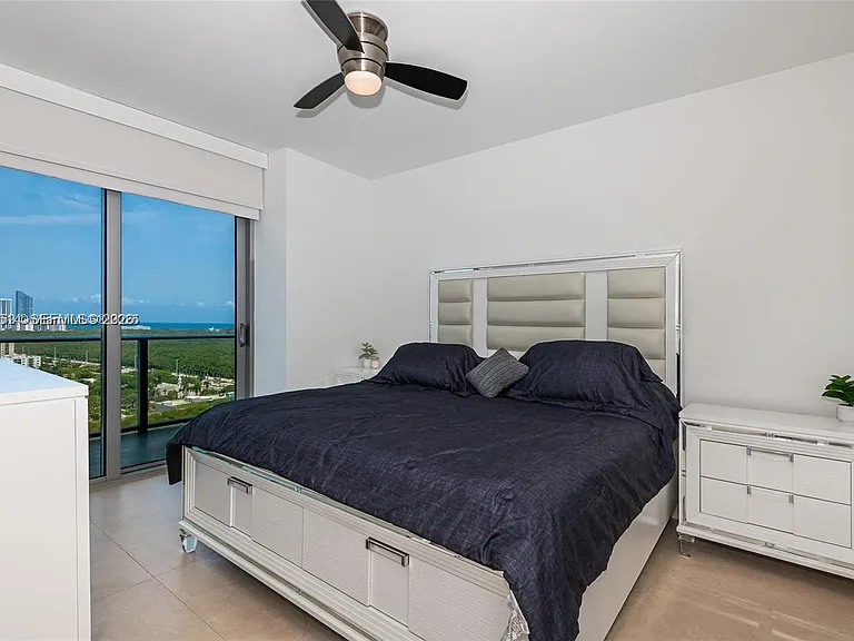 16385 Biscayne Blvd #2118 — Photo 13