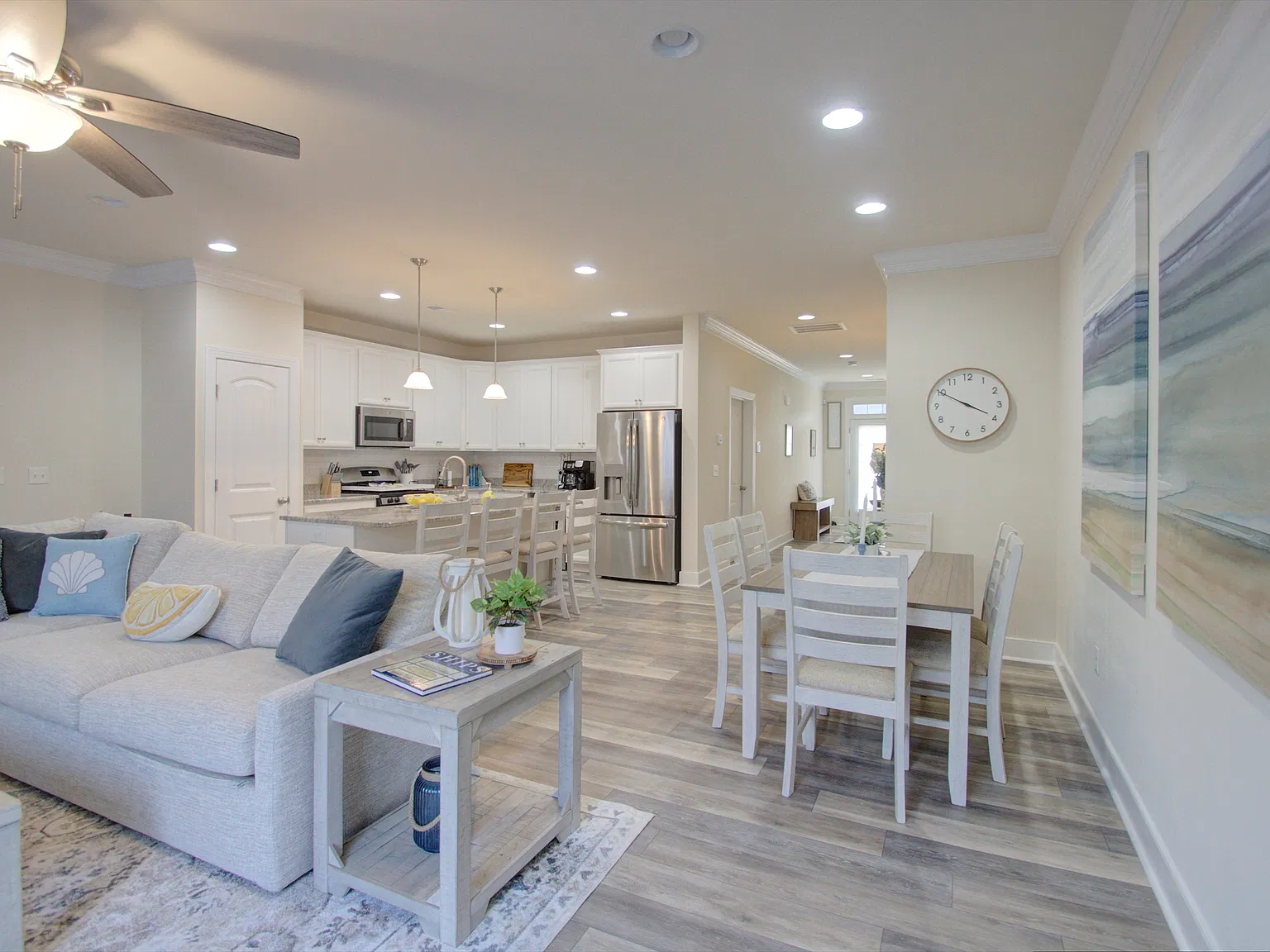 3 bed, 2.5 bath, 1850 sqft, $2,300 — Photo 4