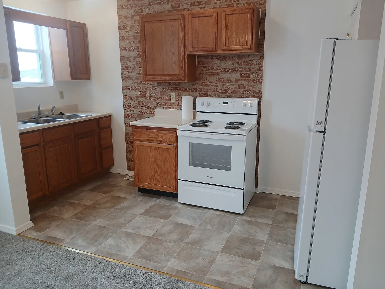 501 Jackson Avenue - H — Photo 2