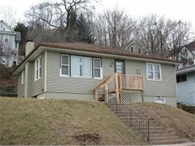 1275 High Bluff St, Dubuque, IA, 52001