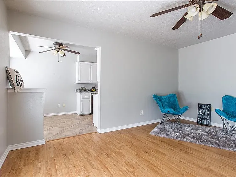 1056 NW 7th Pl — Photo 10