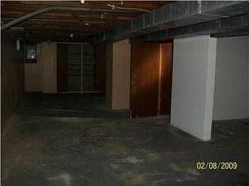 2nd image of 215 E Muskegon St NE